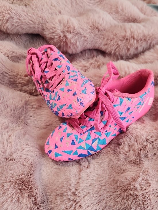 Dream Pairs Other - Dream Pairs Bright Pink Geometric Lace-Up Cleats